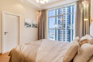 Marina Escape Spacious Skyview 2BR