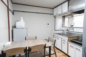 201Room 1 Stop from Ikebukuro Entire 33m on 2st Floor 2 Bedrooms for up to 6 Guests 3Minute Walk to Don Quijote