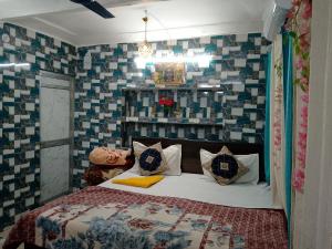 Luv Kush Homestay Ayodhya call now- 75659-24844
