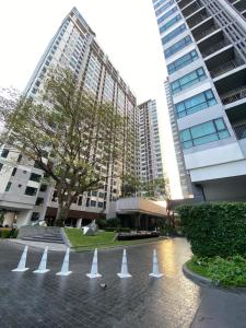 The Base - Nice Room In Middle Town