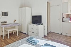 Studio, Downtown, Train Station, WiFi, Air Conditioning