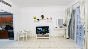 Q04 Luxury studio with balcony near bus stop