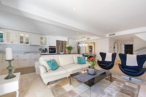 Beautiful 4b Townhouse