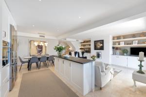 Beautiful 4b Townhouse