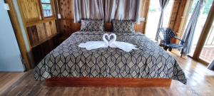 Wood Cabin by the bay หาดอ่าวนุ่น at Time Travel Club