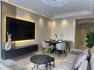 New center 3BR sea vue