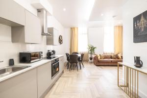 Luxury 1 & 2 Bed Apartments in Leicester, City Centre, Incredible Location, Perfect For Business & Families By The Pocklington