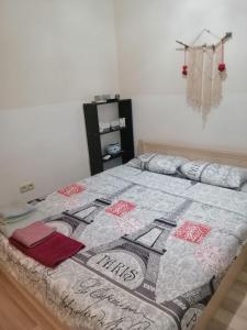 Рядом с Жд вокзалом Привоз