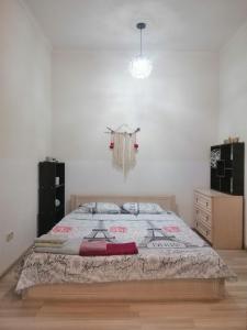 Рядом с Жд вокзалом Привоз