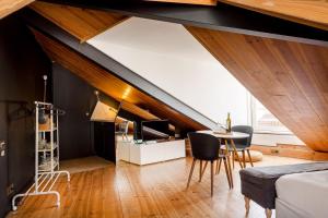 Historical Lisbon Sé Loft | Top Floor Lifestyle