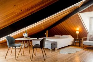 Historical Lisbon Sé Loft | Top Floor Lifestyle