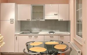 Cozy Apartment In Trpanj With Wifi