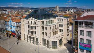 Central Luxury One Bedroom in Varna