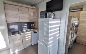 Lovely Home In Privlaka With Wifi