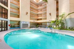 Steps to Sand! Retreat with 2 Pools in Hilton Head