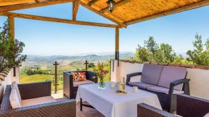 Villa Las Gayumbas Villanueva de la Concepcion by Ruralidays