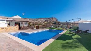 Casa La Pradera Antequera by Ruralidays