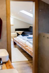 Pelíšky - Cozy Mountain Den with Large Bathroom