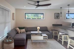 2 Mi to Lake Tomahawk Park! Quiet Escape with Deck