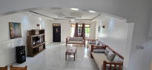 Becky Homes Diani Beach - 2BR with AC & Pool