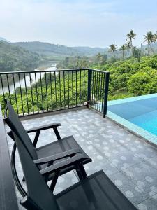 Kudayathoor Mountain Vista - Luxury Farmstay