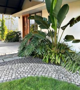 Kudayathoor Mountain Vista - Luxury Farmstay