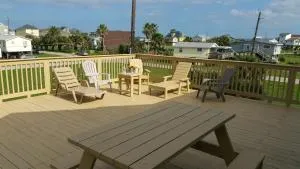 PRIVATE BEACH -- AWAY FROM THE CROWDS - Ocean Views -Short drive to MOODY GARDENS, SCHLITTER BAHN, PLEASURE PIER - Галвестон