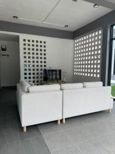 Glasshouse 2 - 2 bed house close to Chaloklum beach