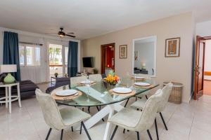 Stunning Beachfront 3-BDR Apartment. STM L202