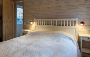 Gorgeous Home In Glesborg With Wifi