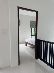 Glasshouse 2 - 2 bed house close to Chaloklum beach