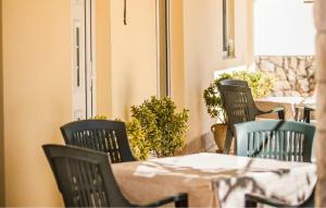 1 Bedroom Awesome Apartment In Lopar