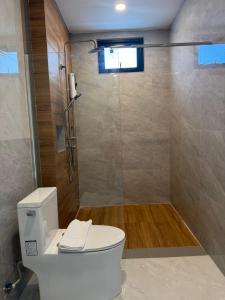 Glasshouse 2 - 2 bed house close to Chaloklum beach