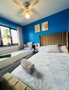 Olive, 3Bedrooms,1 extra Rm, Sleeps 9 with Garden, Free Parking in Grays, Lakeside, London