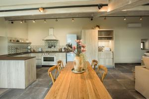 Domaine le C4 - restaurant et gîte dexception familial avec terrasse Ardèche