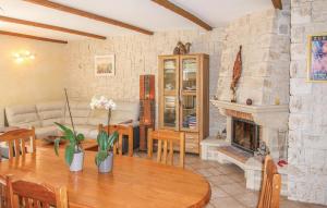 Awesome Home In Saint Didier