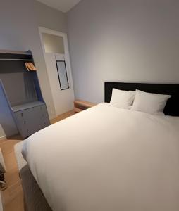 Quiet apartment near European district