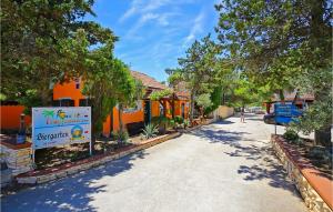 Awesome Home In Privlaka