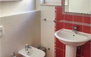 Gorgeous Apartment In Medulin With Wifi