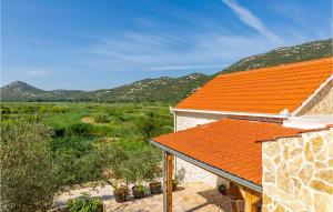 Gorgeous Home In Desne With Wifi