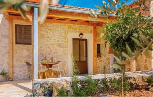 Gorgeous Home In Desne With Wifi