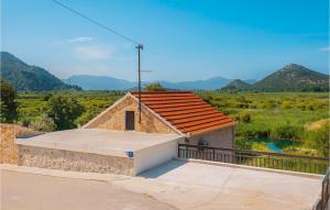 Gorgeous Home In Desne With Wifi