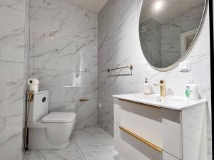 YANG 23rd Floor Panoramic View & King Bed Luxury