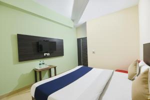 Hotel Urban Ark Near Max Hospital