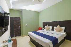 Hotel Urban Ark Near Max Hospital