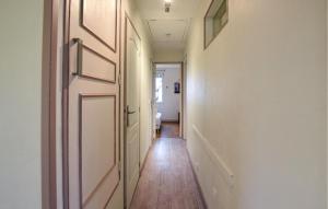 2 Bedroom Cozy Home In Equemauville