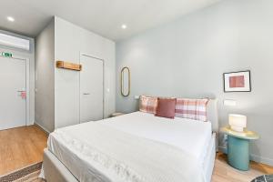 GuestReady - The cat Studios