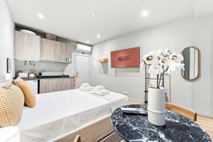 GuestReady - The cat Studios