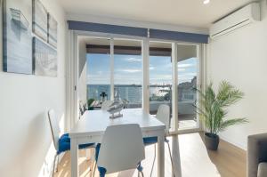 Casa dos Cotas - Amazing Seaside Apartment with Balcony