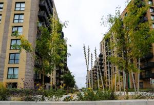 2BR Flat - Walk to Elizabeth Line - Free Parking